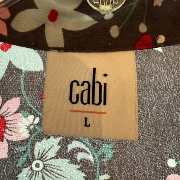 COPY - CAbi Short Sleeved Floral Blouse - Picture 4 of 6